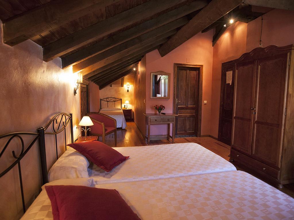 La Casona De Sobrepiedra Hotel Bagian luar foto