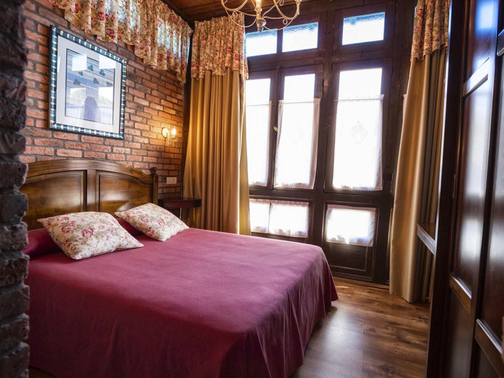 La Casona De Sobrepiedra Hotel Bagian luar foto